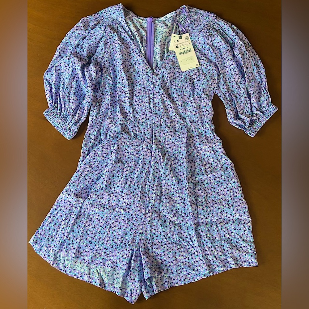 NWT Zara Lavendar Floral Flower Print Romper Jumpsuit Puff Sleeve V-neck